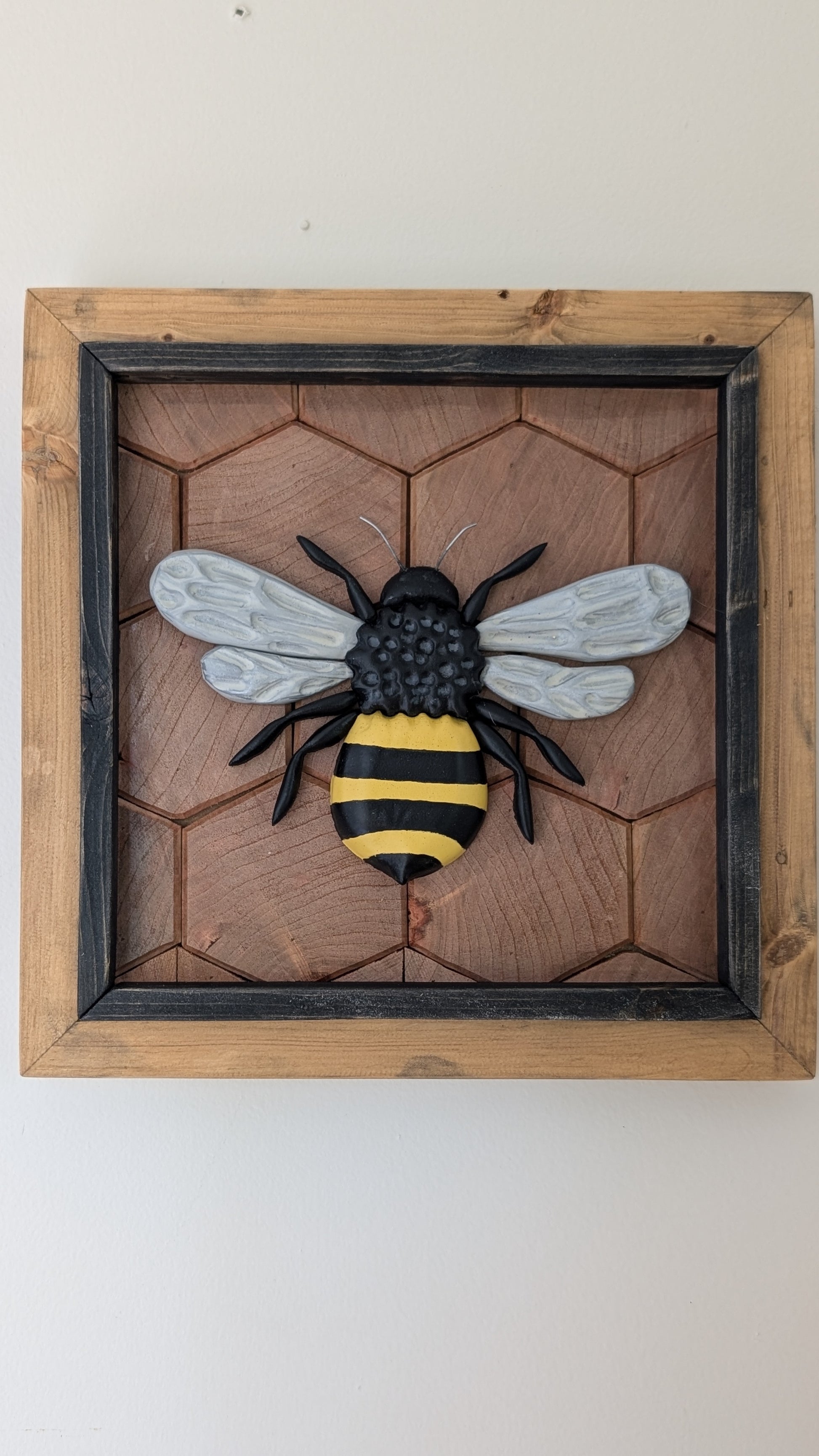Bee - Small