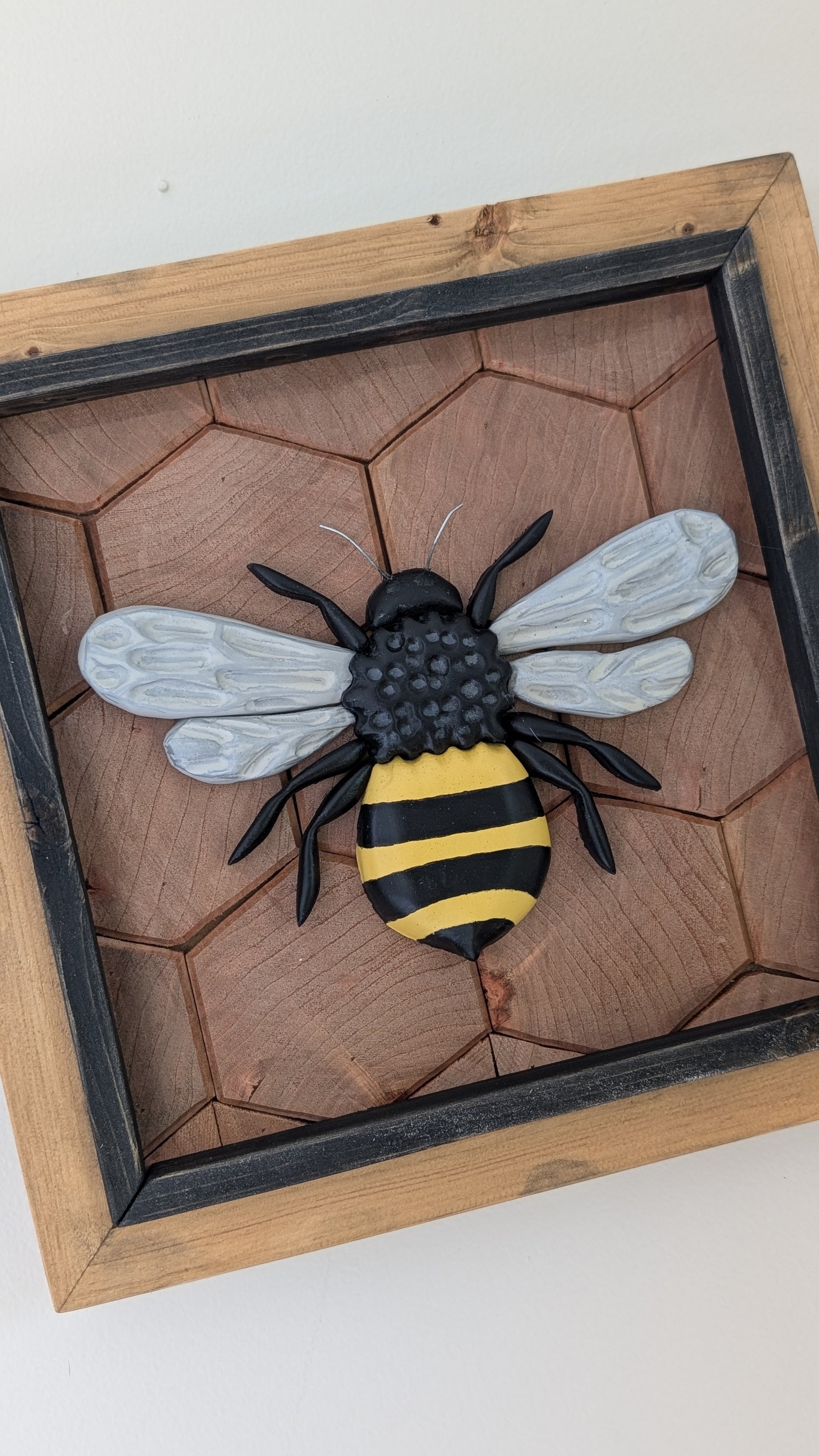 Bee - Small